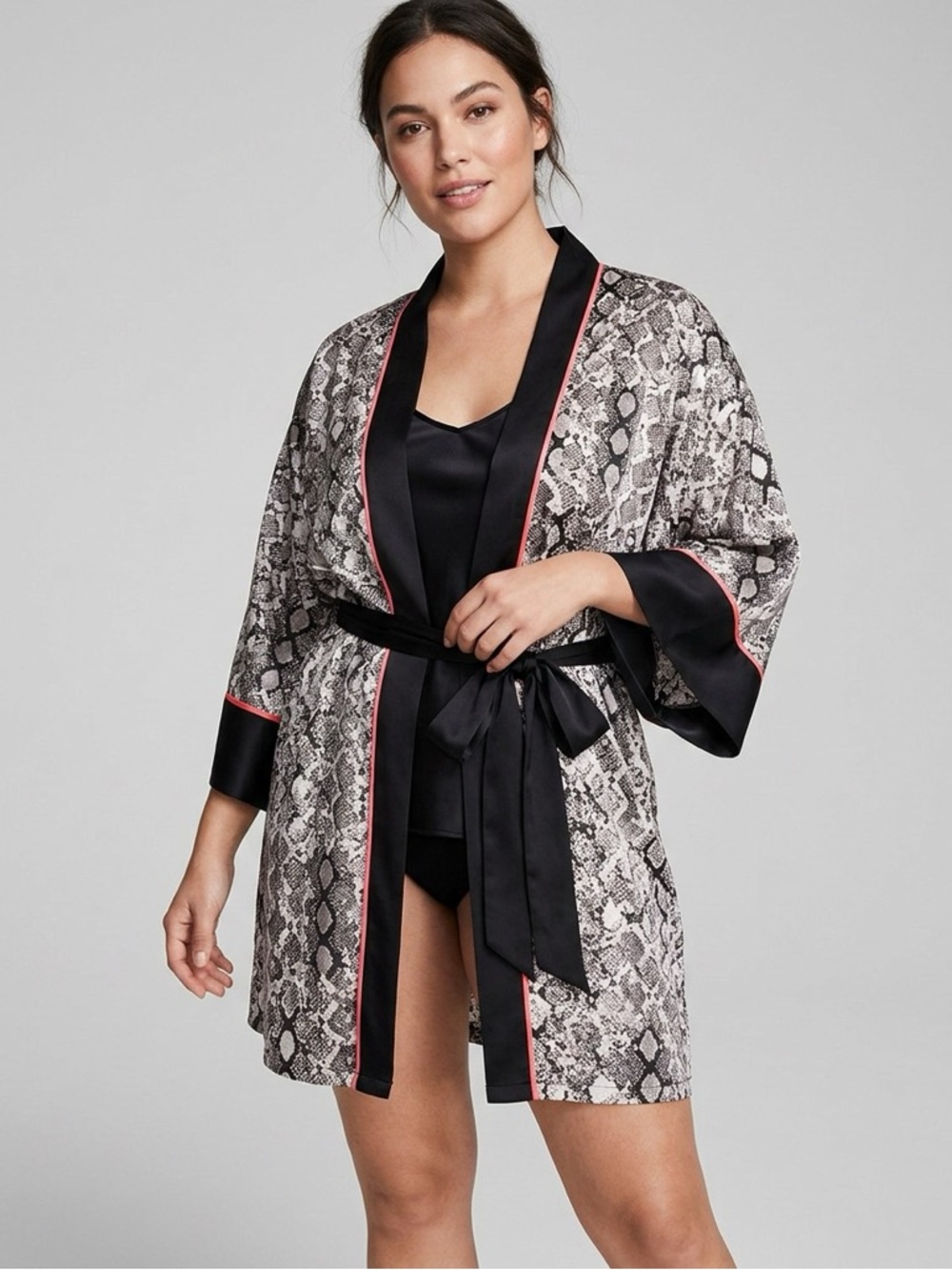 Victoria’s Secret Snake Print Satin Kimono Robe XS/S Black Belted NWT
